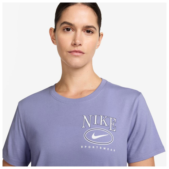 Nike Γυναικεία κοντομάνικη μπλούζα Sportswear Club Nike Γυναικεία κοντομάνικη μπλούζα Sportswear Club